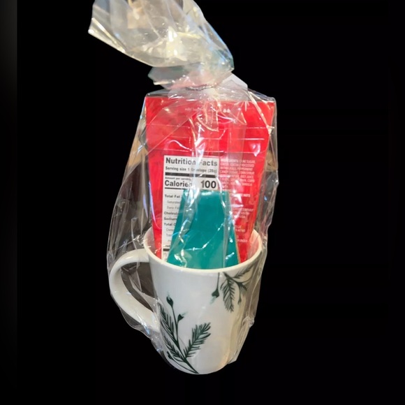 Starbucks Coffee cup Holidays Gift Set Chocolate Peppermint Coco 2020 10 oz mug - Picture 2 of 3